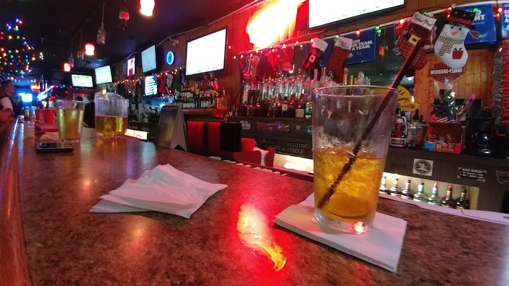 Coop’s Bar & Grill