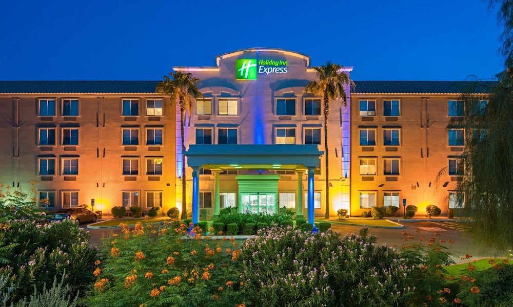 Holiday Inn Express Peoria North – Glendale, an IHG Hotel